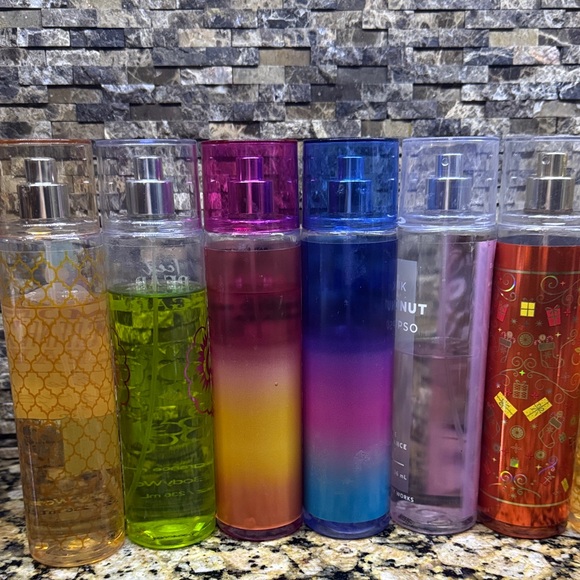 Bath & Body Works Bundle 7 Body Sprays - Picture 2 of 6